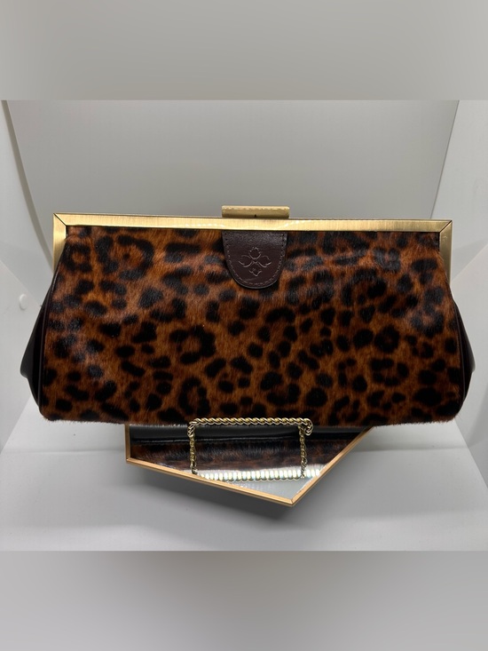Patricia Nash Handbags - Leopard Print Frame Clutch - Brown